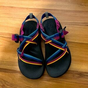 CHACO Junior Size 4/Women Size 6 sandals